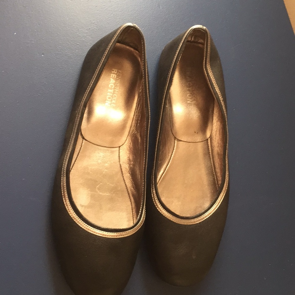 Kenneth Cole Reaction flats size 10